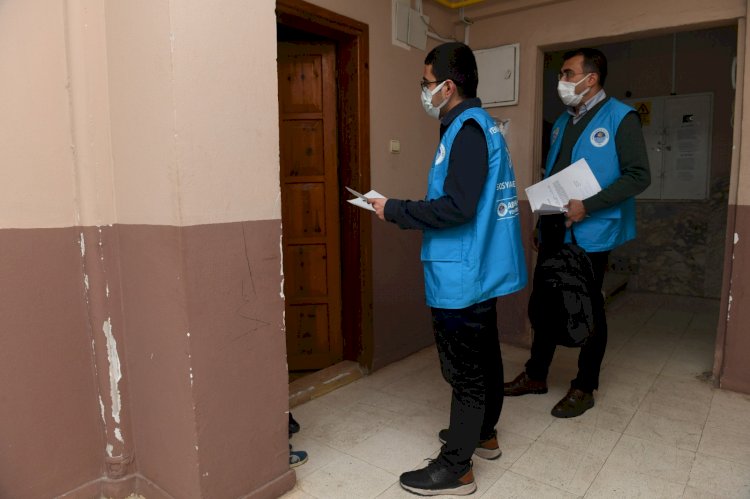 Yenişehir Belediyesi halk kart dağıtımı ve kırtasiye yardımlarını sürdürüyor