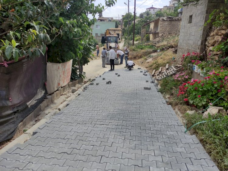 Yenişehir Belediyesi yol yapım çalışmalarına kırsalda da devam ediyor